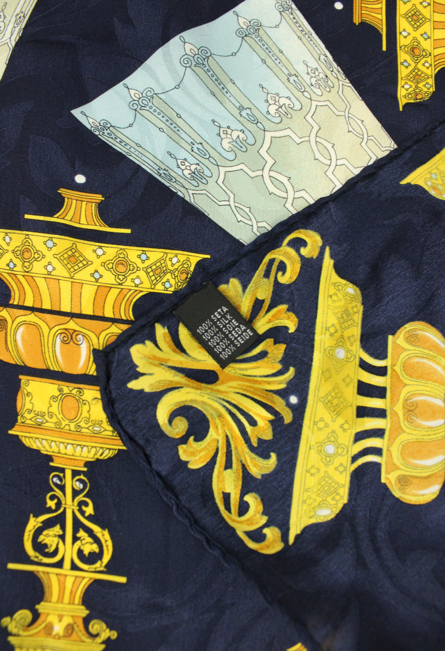 Versace Foulard in seta fantasia barocca con logo - foulard